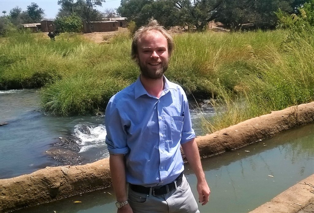 Dr Simon Damkjaer